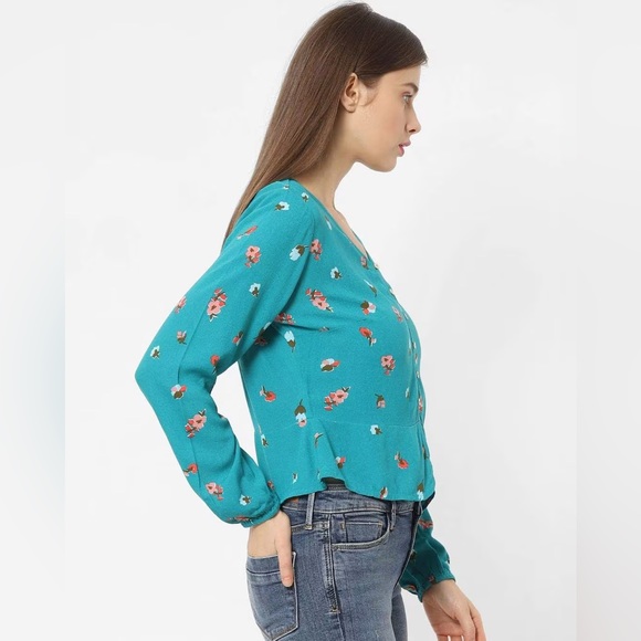 ONLY Floral Tops. Size - 42 - Picture 5 of 8